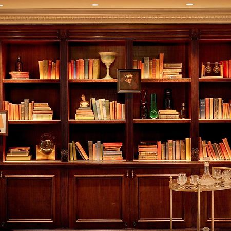 伦敦皇后门100号酒店-格芮希尔顿精选酒店 内观 照片 Library at the St. Regis
