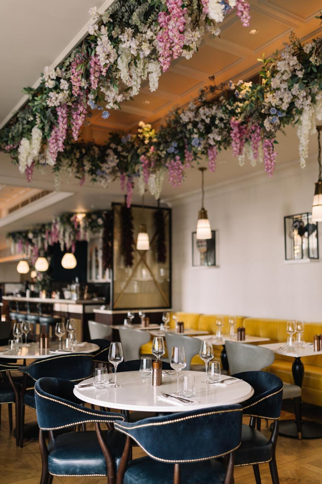 伦敦皇后门100号酒店-格芮希尔顿精选酒店 外观 照片 Interior of the restaurant