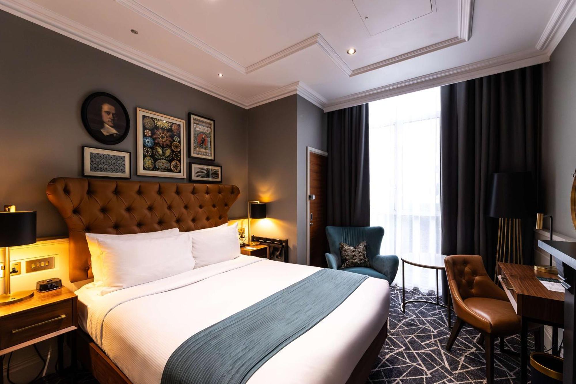 伦敦皇后门100号酒店-格芮希尔顿精选酒店 外观 照片 A bedroom at the hotel